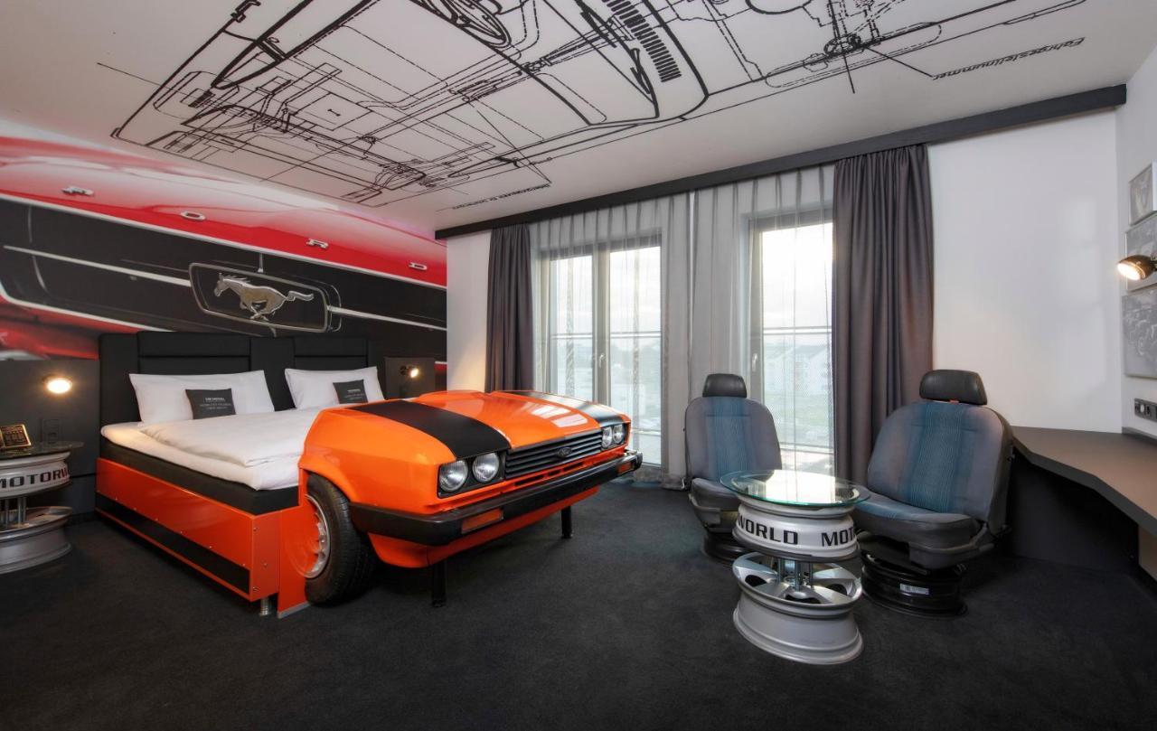 Theme room