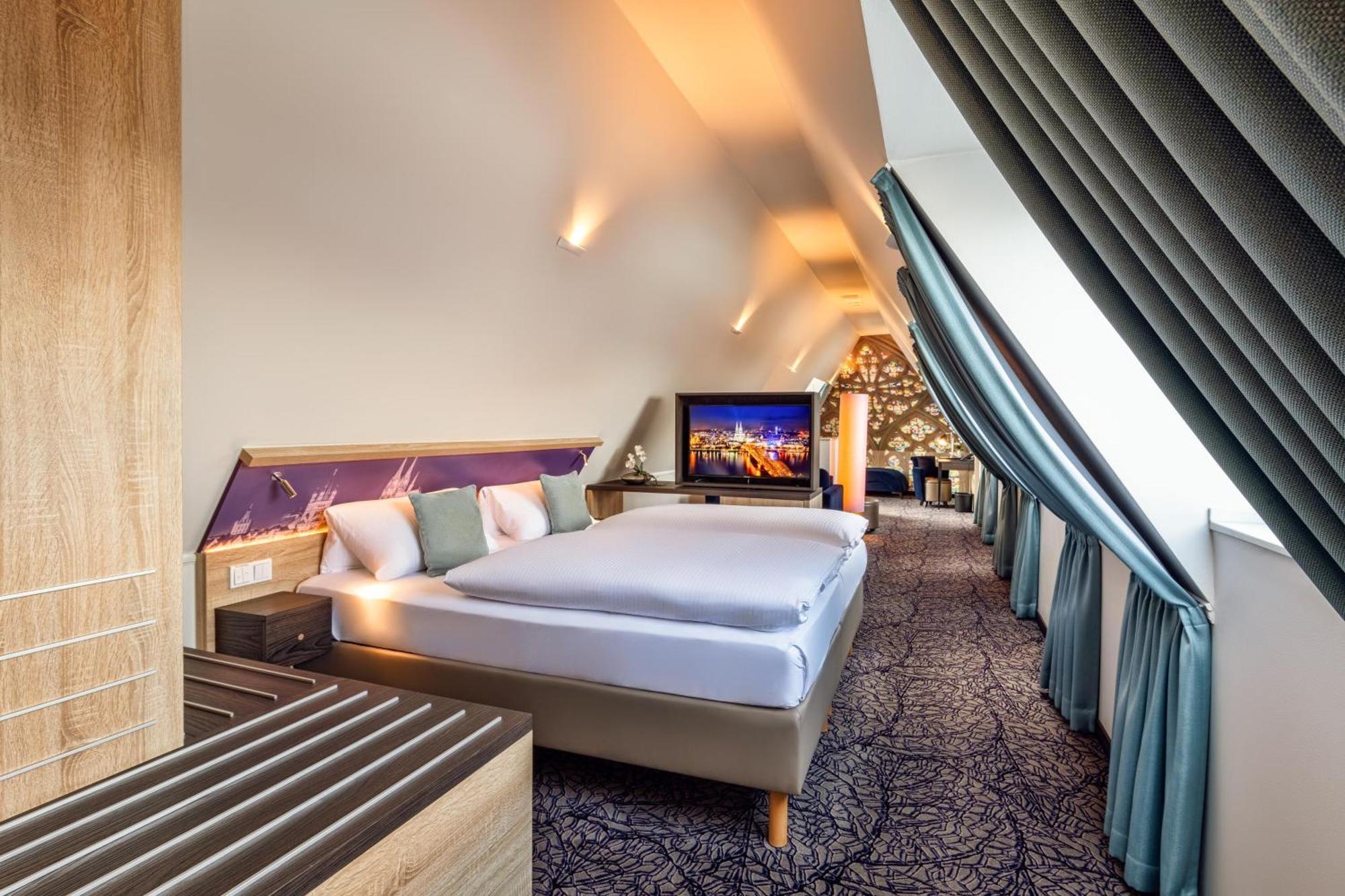 Junior Suite,1706320645:JPEG