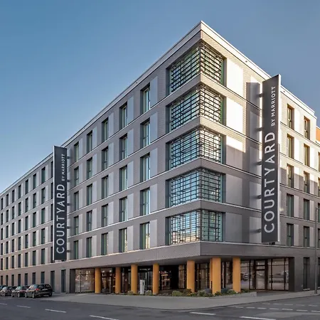 Courtyard By Marriott Cologne-3
