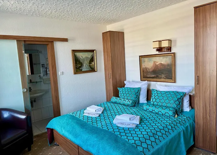 Strandhotel: Hotel Und Restaurant Loewenbraeu Koeln
