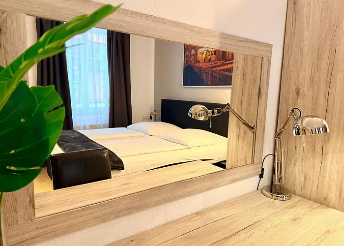 Resort: Altstadthotel Hayk Am Rhein