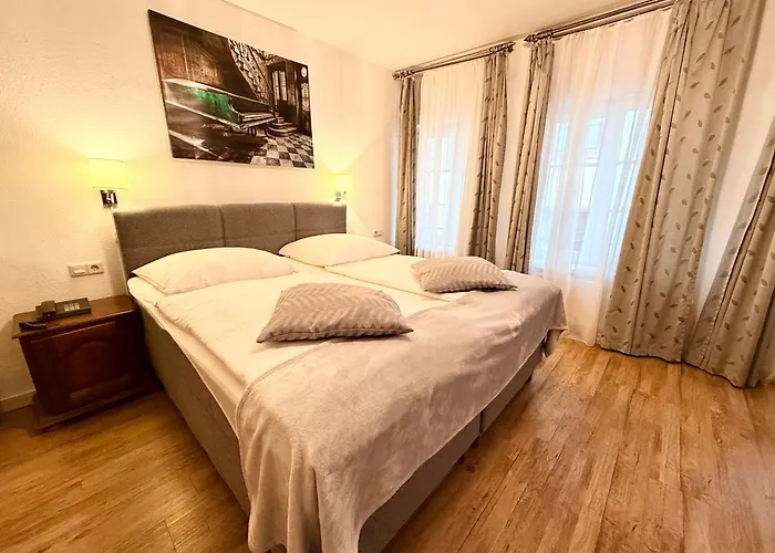 Resorts Guide Altstadthotel Hayk Am Rhein
